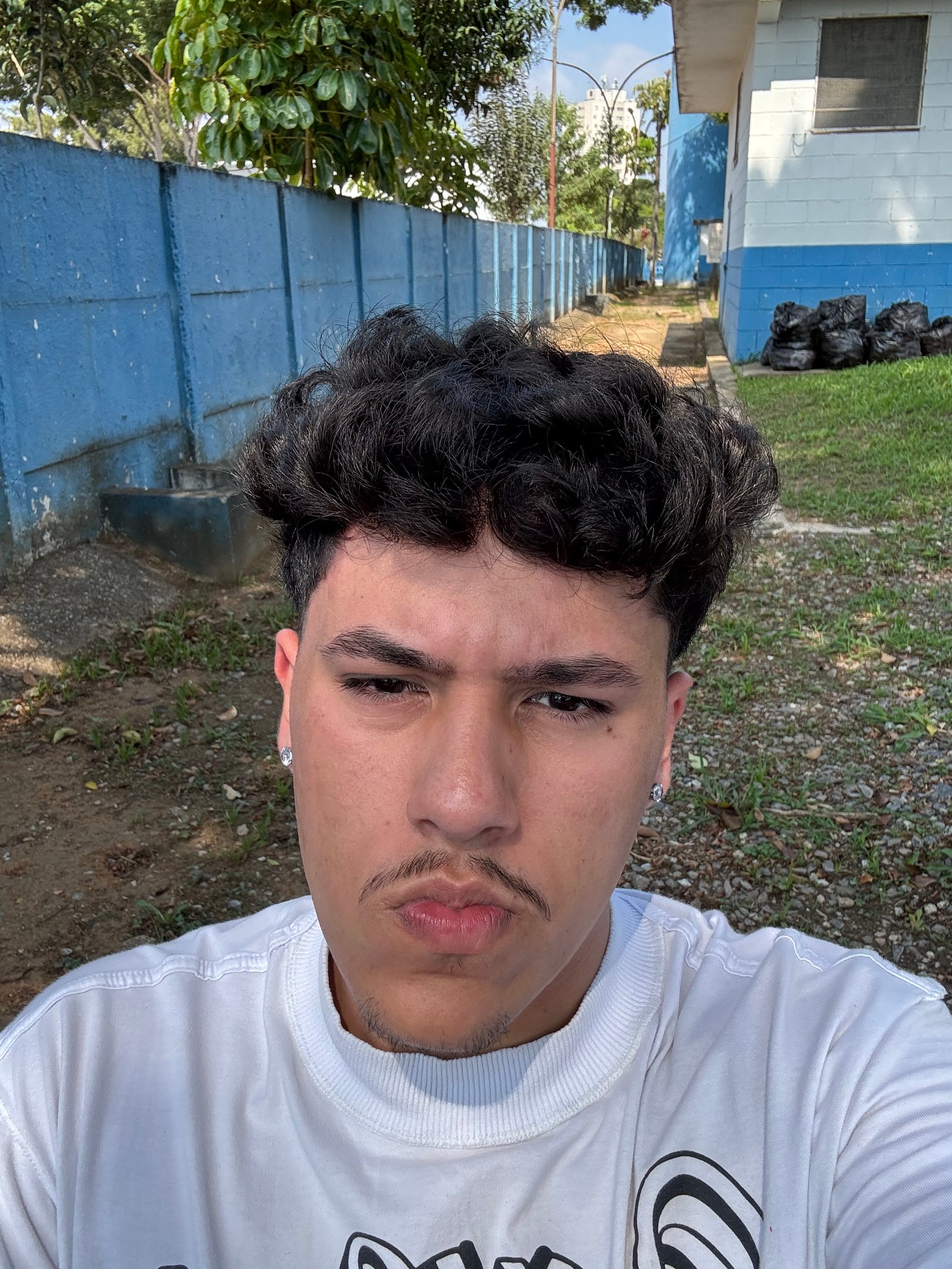 Eu vou criar seus anúncios para loja/brechó, trazendo mais clientes e atraindo mais pessoas para o seu negócio!